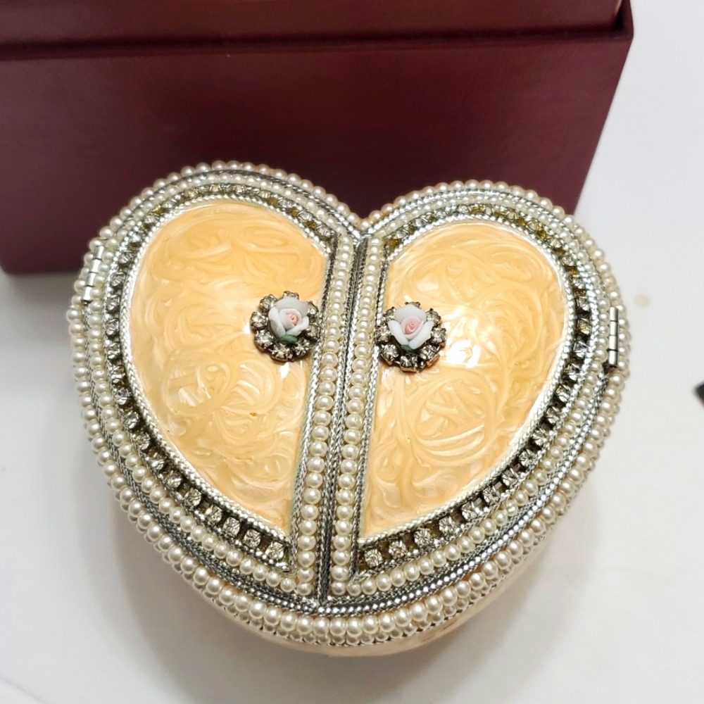 NEW Kingston Designs Heart Egg Musical Jewelry Box I Will Always Love You ❤️